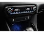 Toyota Yaris 1.5 Hybrid Executive | Trekhaak | Dodehoek detectie | JBL | Apple Carplay / Android Auto | Head-up display | Stoel-/stuurverwarming | Parkeersensoren voor/achter | 17 inch