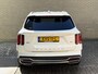 Kia Sorento 1.6 T-GDI Plug-in Hybrid 4WD DynamicPlusLine | 7-persoons | Trekhaak afneembaar | Lederen bekleding | Stoel&stuurverwarming | Camera | Adaptieve cruise | Lane assist | Dodehoekdetectie | Full-LED | DAB |Navigatie | Apple CarPlay | Bose audio | 19 inch velgen | Elektrische achterklep | Volledig onderhouden