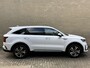 Kia Sorento 1.6 T-GDI Plug-in Hybrid 4WD DynamicPlusLine | 7-persoons | Trekhaak afneembaar | Lederen bekleding | Stoel&stuurverwarming | Camera | Adaptieve cruise | Lane assist | Dodehoekdetectie | Full-LED | DAB |Navigatie | Apple CarPlay | Bose audio | 19 inch velgen | Elektrische achterklep | Volledig onderhouden