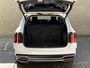 Kia Sorento 1.6 T-GDI Plug-in Hybrid 4WD DynamicPlusLine | 7-persoons | Trekhaak afneembaar | Lederen bekleding | Stoel&stuurverwarming | Camera | Adaptieve cruise | Lane assist | Dodehoekdetectie | Full-LED | DAB |Navigatie | Apple CarPlay | Bose audio | 19 inch velgen | Elektrische achterklep | Volledig onderhouden