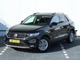 Volkswagen T-Roc 1.5 TSI Style 150 pk | Panoramadak | Led Koplampen | Trekhaak | Navigatie | Stoelverwarming