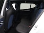 Volvo EX30 Single Motor Extended Range Ultra 69 kWh / Panoramisch Dak / Elek. Verst. Stoelen / 19" / 360gr Camera / Extra Getint Glas / Harman Kardon / BLIS /