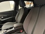 Peugeot e-2008 EV Allure Pack 50 kWh Camera | Digitaal Dashboard | 17" Lichtmetaal | Carplay | Climate Control | Cruise | DAB | LED | Parkeersensoren | Achteruitrijcamera | Airco (automatisch) | Apple Carplay/Android Auto|telefoonintegratie premium