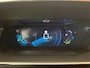 Peugeot e-2008 EV Allure Pack 50 kWh Camera | Digitaal Dashboard | 17" Lichtmetaal | Carplay | Climate Control | Cruise | DAB | LED | Parkeersensoren | Achteruitrijcamera | Airco (automatisch) | Apple Carplay/Android Auto|telefoonintegratie premium