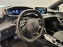 Peugeot e-2008 EV Allure Pack 50 kWh Camera | Digitaal Dashboard | 17" Lichtmetaal | Carplay | Climate Control | Cruise | DAB | LED | Parkeersensoren | Achteruitrijcamera | Airco (automatisch) | Apple Carplay/Android Auto|telefoonintegratie premium