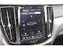 Volvo XC60 2.0 T6 Plug-in hybrid AWD Core Bright | Incl. 12 maanden garantie | Adaptieve Cruise | Lane assist | Climate control | Stoelverwarming | Stuurverwarming | Apple Carplay/ Android auto | Navigatie | Parkeersensoren | Parkeercamera | Achterbank verwarmd | Elektrisch verstelbare stoelen |