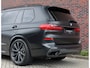 BMW X7 40i xDrive | HUD - Sky Lounge