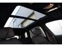 BMW X5 xDrive50e M Sport | 495 PK | PHEV | Pano | HUD | 360° | Softclose BMW X5 xDrive50e M Sport 495 PK Plug-in Hybrid met 3.0 zescilinder benzinemotor en 8-traps automatische transmissie, voorzien van een elektrisch panoramadak, luxe lederen bekleding, Head-Up D