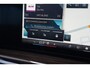 BMW X5 xDrive50e M Sport | 495 PK | PHEV | Pano | HUD | 360° | Softclose BMW X5 xDrive50e M Sport 495 PK Plug-in Hybrid met 3.0 zescilinder benzinemotor en 8-traps automatische transmissie, voorzien van een elektrisch panoramadak, luxe lederen bekleding, Head-Up D