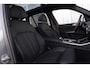 BMW X5 xDrive50e M Sport | 495 PK | PHEV | Pano | HUD | 360° | Softclose BMW X5 xDrive50e M Sport 495 PK Plug-in Hybrid met 3.0 zescilinder benzinemotor en 8-traps automatische transmissie, voorzien van een elektrisch panoramadak, luxe lederen bekleding, Head-Up D