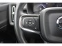 Volvo XC40 T2 129PK AUT8 Momentum Core | Cruise Control | Navigatie | Verwarmbare voorstoelen + stuurwiel | Park Assist achter | Bluetooth telefoon | Volvo OnCall | Apple CarPlay/Android Auto | 17'' Lichtmetalen wielen |