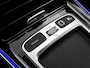 Mercedes-Benz GLB 200 Star Edition LIMITED Panoramadak l Keyless l Trekhaak l Navigatie l Stoelverwarming l Sfeerverlichting l Leder l Achteruitrijcamera Inclusief 24 maanden MB Certified garantie voor Europa.