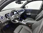 Mercedes-Benz GLB 200 Star Edition LIMITED Panoramadak l Keyless l Trekhaak l Navigatie l Stoelverwarming l Sfeerverlichting l Leder l Achteruitrijcamera Inclusief 24 maanden MB Certified garantie voor Europa.