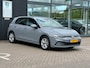 Volkswagen Golf 1.0 eTSI Life /DIGTAAL Cockpit/CARPLAY/SFEERVERLICHTING/NETTE STAAT!!