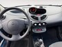 Renault Twingo 1.2 16V Parisienne | Zeer nette auto | Open dak | Bluetooth Radio | Airconditioning | Afneembare Trekhaak | 12 maanden BOVAG garantie |