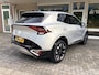 Kia Sportage 1.6 T-GDi Plug-in Hybrid AWD DynamicPlusLine Keyless start&Co/Cruise contr. Adapt./Apple Carply/Elektr. Climate contr./Deel lederen interieur/Schakel paddles aan het stuur Panorama dak/Elektr. autom. airco/Verw. in hoogte verst.b. stoelen/Verw. verst.b. Stuur/Verw. elektr. verst.b. buitenspieg. met dodehoek detectie/Navi Fullmap/Achteruitrijcamera/Parkeersens.