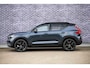 Volvo EX40 Single Motor Extended Range Ultra Black Edi 82 kWh | Europa | Harman Kardon audio | 20" | Schuif-/kanteldak | Getint Glas | Elektrische stoelverstelling | Nubuck bekleding | Adaptive Cruise Control | Dodehoekdetectie |