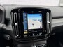 Volvo XC40 T3 R-Design Aut | Trekhaak | Stoel- en Stuurverwarming | Achteruitrijcamera | Parkeersensoren Voor en Achter | 19 Inch Velgen | Voorruitverwarming | Getint Glas | Keyless | Navigatie | Apple Carplay / Android Auto | Nubuck Bekleding |