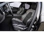 Volvo XC60 T6 350 pk Plug-in hybrid AWD Plus Black Edition | Facelift | Harman Kardon Audio | Head-up Display | 360° Camera | Panoramadak | Lichtmetalen Velgen 21 inch | Elektrisch Verstelbare Voorstoelen | Keyless Entry | BLIS