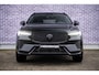 Volvo XC60 T6 350 pk Plug-in Hybrid AWD Plus Black Edition | Trekhaak 2.250 kg | Facelift | PHEV | 360° Camera | Panoramadak | Head-up Display | Trekhaak | Keyless Entry | Lichtmetalen Velgen 21 inch | Elektrische Achterklep | Cruise Control Adaptief | BLIS | Navigatie