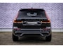 Volvo XC60 T6 350 pk Plug-in Hybrid AWD Plus Black Edition | Trekhaak 2.250 kg | Facelift | PHEV | 360° Camera | Panoramadak | Head-up Display | Trekhaak | Keyless Entry | Lichtmetalen Velgen 21 inch | Elektrische Achterklep | Cruise Control Adaptief | BLIS | Navigatie