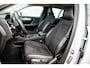 Volvo XC40 T3 Momentum Pro Aut | Navigatie | Trekhaak | Cruise Control Adaptief | BLIS | Achteruitrijcamera | Parkeersensoren
