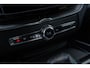 Volvo XC60 T8 Plug-in hybrid AWD Ultra Dark Exec. Ed. | Bowers & Wilkins | Luchtvering | Stoelmassage & Ventilatie | Gelaagd glas | Head-up Display | 22'' |