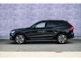 Volvo XC60 T6 335 pk Plug-in hybrid AWD Essential | Trekhaak 2.250 kg | Lederen Bekleding | Extra getint glas | Driver Assist | Climate line | 19" | All Season Banden | Charcoal Hemelbekleding | Park Assist Voor en Achter |