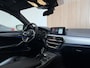 BMW 5-Serie 530i High Executive - M SPORT - LEDEREN DASHBOARD - SCHUIFDAK - 19 INCH - NAPPA LEER - DISPLAY SLEUTEL