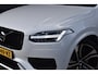 Volvo XC90 2.0 T8 Recharge AWD R-Design *Orig. NL* | Panorama | Trekhaak | Luchtvering | B&W Audio | 22'' Wielen | Head- Up |
