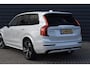Volvo XC90 2.0 T8 Recharge AWD R-Design *Orig. NL* | Panorama | Trekhaak | Luchtvering | B&W Audio | 22'' Wielen | Head- Up |