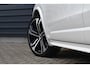 Volvo XC90 2.0 T8 Recharge AWD R-Design *Orig. NL* | Panorama | Trekhaak | Luchtvering | B&W Audio | 22'' Wielen | Head- Up |