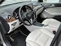 Mercedes-Benz B-klasse B200 Autom Airco Cruise Leer Led Camera 12 NL Auto Hoge Instap Perfecte Staat Vol Opties