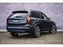 Volvo XC90 2.0 T8 Plug-in hybrid AWD Ultra Black Edition | Black Pack | Bowers & Wilkins Audio | Luchtvering | Adaptieve Cruise Control | Pilot Assist | Massage & Ventilatie | Gelamineerde Zijruiten Rondom | Getint Glas | Zitverlenging | Trekhaak