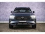 Volvo XC90 2.0 T8 Plug-in hybrid AWD Ultra Black Edition | Black Pack | Bowers & Wilkins Audio | Luchtvering | Adaptieve Cruise Control | Pilot Assist | Massage & Ventilatie | Gelamineerde Zijruiten Rondom | Getint Glas | Zitverlenging | Trekhaak