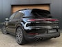 Porsche Cayenne 3.0 E-Hybrid Black Edition MASSAGE|PASSENGER-DISPLAY|SPORTUITLAAT|TREKHAAK|PANO|BOSE