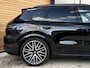 Porsche Cayenne 3.0 E-Hybrid Black Edition MASSAGE|PASSENGER-DISPLAY|SPORTUITLAAT|TREKHAAK|PANO|BOSE