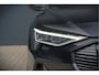 Audi E-tron e-tron 50 quattro Launch edition Black 71 kWh | Black Edition | Panoramadak | Memory Seat | Luchtvering | Adaptive Cruise Control | Keyless | Matrix LED | Trekhaak | Stoelverwarming | NAP | SOH 94,39%