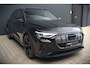 Audi E-tron e-tron 50 quattro Launch edition Black 71 kWh | Black Edition | Panoramadak | Memory Seat | Luchtvering | Adaptive Cruise Control | Keyless | Matrix LED | Trekhaak | Stoelverwarming | NAP | SOH 94,39%