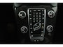Volvo V40 Cross Country 1.5 T3 Dynamic Edition (PANORAMADAK, STOELVERWARMING, CAMERA, NAVIGATIE, PARKEERSENSOREN)