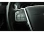 Volvo V40 Cross Country 1.5 T3 Dynamic Edition (PANORAMADAK, STOELVERWARMING, CAMERA, NAVIGATIE, PARKEERSENSOREN)