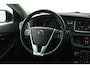 Volvo V40 Cross Country 1.5 T3 Dynamic Edition (PANORAMADAK, STOELVERWARMING, CAMERA, NAVIGATIE, PARKEERSENSOREN)