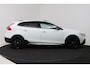 Volvo V40 Cross Country 1.5 T3 Dynamic Edition (PANORAMADAK, STOELVERWARMING, CAMERA, NAVIGATIE, PARKEERSENSOREN)