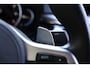 BMW 5-Serie M550i xDrive Executive M-Sport | Merino leder | 20" | Driving Assistent Plus | Comfort stoel met geheugen | Real-Time Traffic information | Zonnerolgordijnen achter | Stoelverwarming voor en achter | Etc.