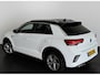 Volkswagen T-Roc TSI 110PK R-LINE BUSINESS CAMERA/MASSAGE/IQ.LIGHT