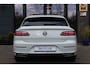 Volkswagen Arteon Shooting Brake 1.4 TSI eHybrid R-Line Pano/IQ.Light/360/Navi Pro/Head-up/Keyless/Elek. lederen R Sportstoelen/DCC/ACC/Virtual Cockpit/Trekhaak wegkl.