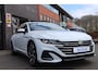 Volkswagen Arteon Shooting Brake 1.4 TSI eHybrid R-Line Pano/IQ.Light/360/Navi Pro/Head-up/Keyless/Elek. lederen R Sportstoelen/DCC/ACC/Virtual Cockpit/Trekhaak wegkl.