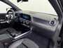 Mercedes-Benz B-klasse 180 Business Solution AMG | Sfeerverlichting | Stoelverwarming Voor | Parkeersensoren Voor + Achter | Achteruitrij Camera | Night Pakket