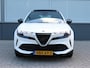 Alfa Romeo Junior 1.2 Turbo Hybrid Ibrida | Panoramadak | Apple Carplay/Android Auto | Climate Control | Parkeersensoren