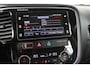 Mitsubishi Outlander 2.0 Executive Edition 7-Persoons Trekhaak, Alcantara, Camera, Goed onderhouden, Stoelverwarming,